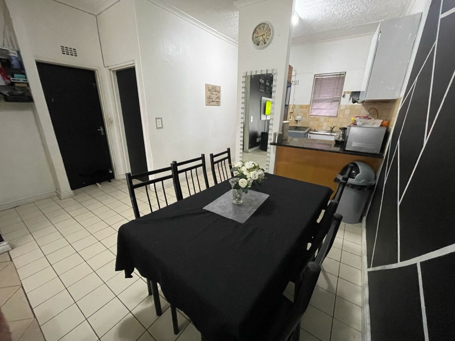 To Let 2 Bedroom Property for Rent in Athlone Western Cape